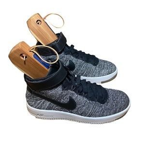 Nike Flyknit Air Force 1 Mid Trainers Size 8.5 Black Gray Shoes Sneakers AF1